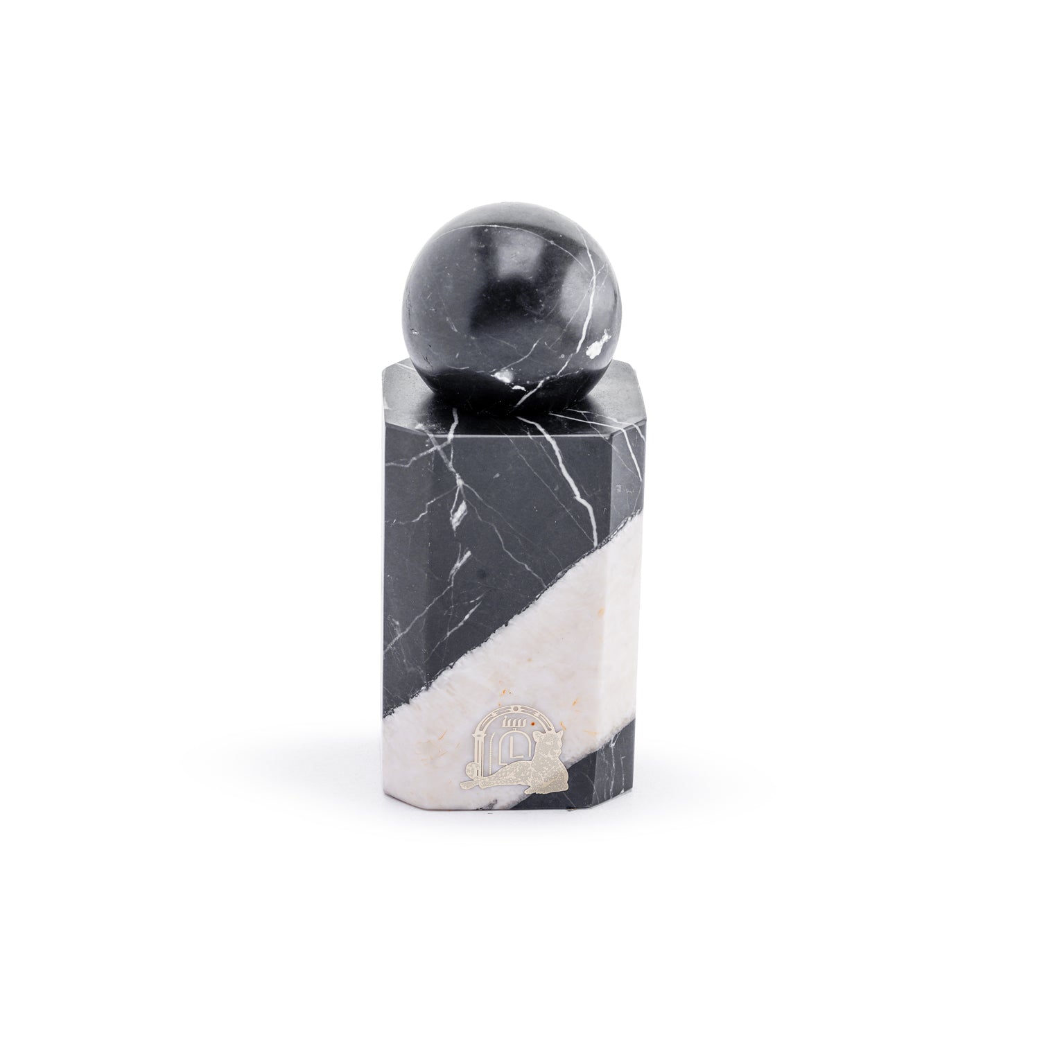 ofra-oud-storage-black-viola-marble-limited-edition-Layers Home Decoration
Oud
Storage
Marble
Natural marble
Accessories
Arabic fragrance
Elegance
عود
مخزن للعود
رخام
رخام طبيعي
اكسسوارات
عود عربي
اناقة