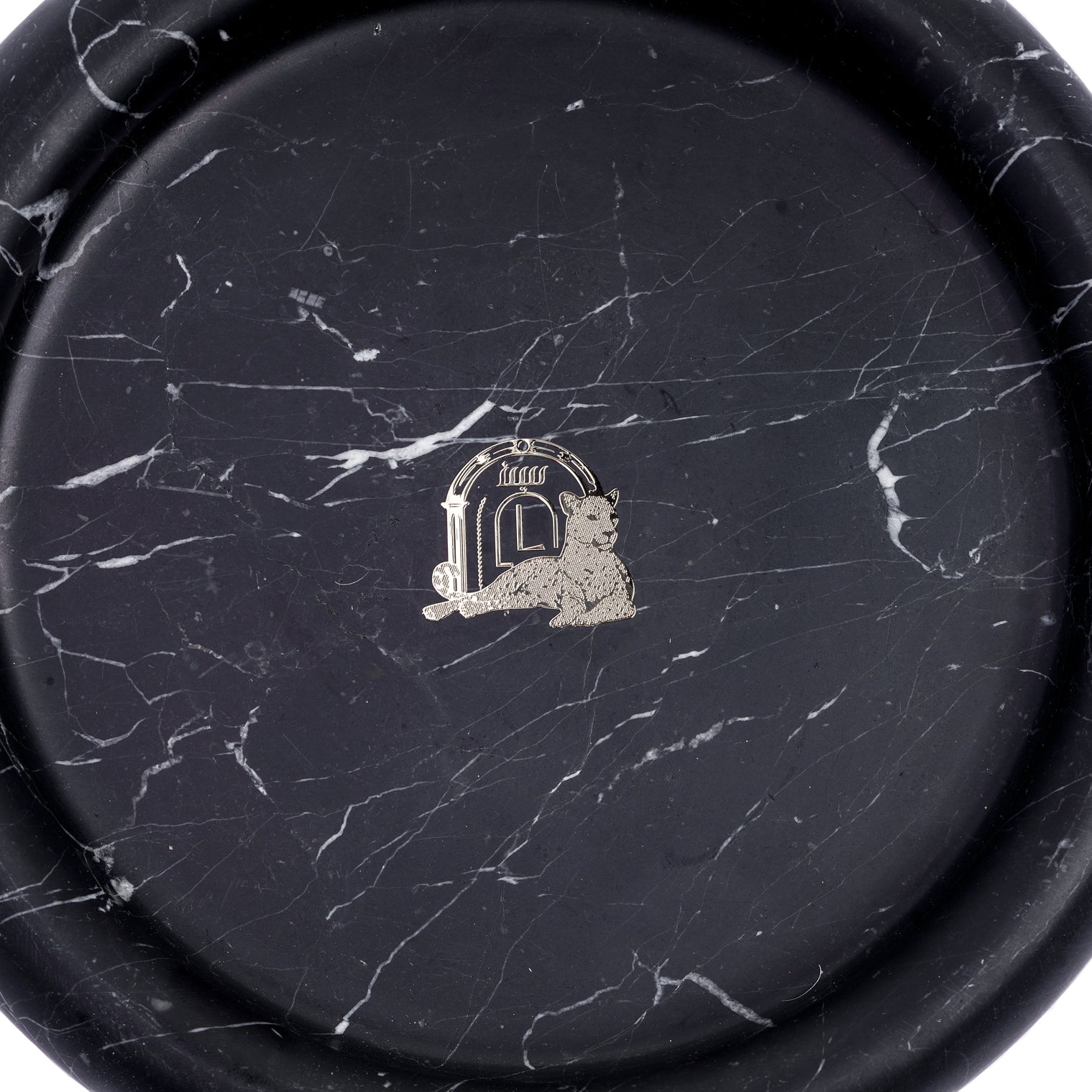 round-black-marquina-marble-tray-Layers Home Decoration
Home Accessoires
Bowl
Centerpiece
Tray
Natural marble
Decor
اكسسوارات منزلية
صحن
صينية
قطعة مركزية
رخام طبيعي
ديكور