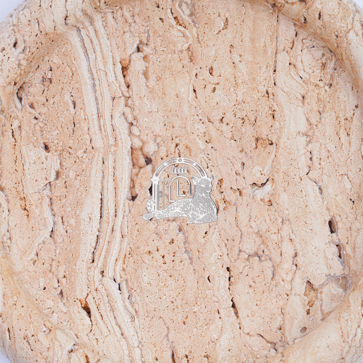 round-beige-travertine-marble-tray-Layers Home Decoration
Home Accessoires 
Bowl
Centerpiece 
Tray 
Natural marble
Decor 
اكسسوارات منزلية
صحن
صينية
قطعة مركزية
رخام طبيعي
ديكور